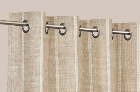 Voilage effetto melange beige con occhielli metallici, tenda leggera per interni luminosi e stile naturale